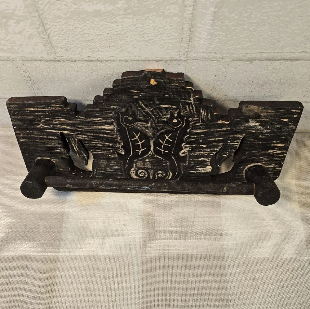 Vintage Rustic Wood Small Towel Hanging Rack Handmade Carved Seahorse Japan